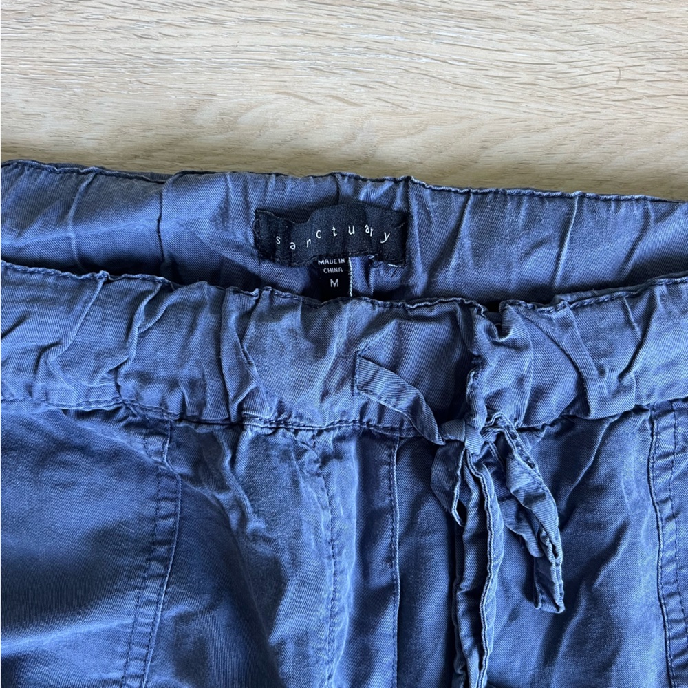 Navy blue Sanctuary flowy travel pants